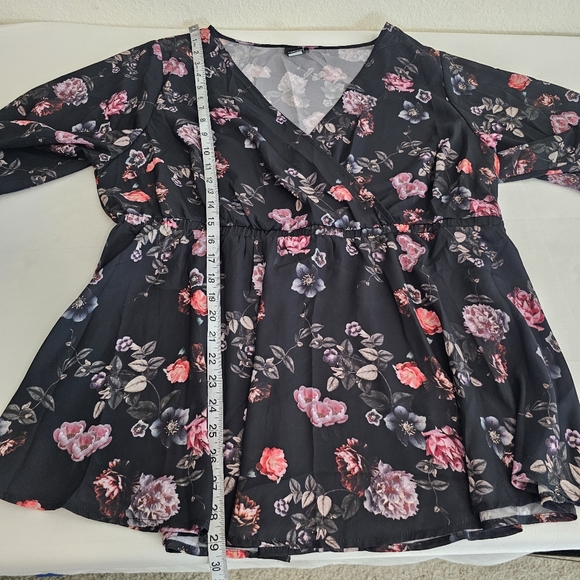 Torrid Black Floral Top Size 2 - Picture 7 of 9